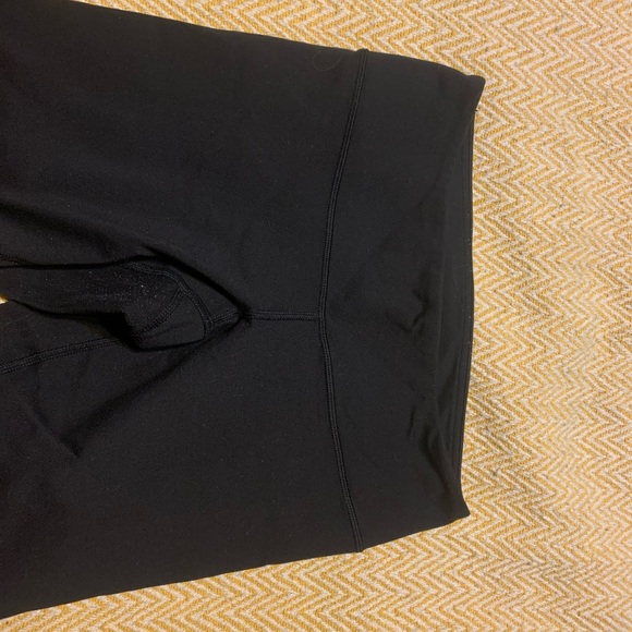 Lululemon Wonder Under Sz 6 mid rise black pant - Picture 4 of 6